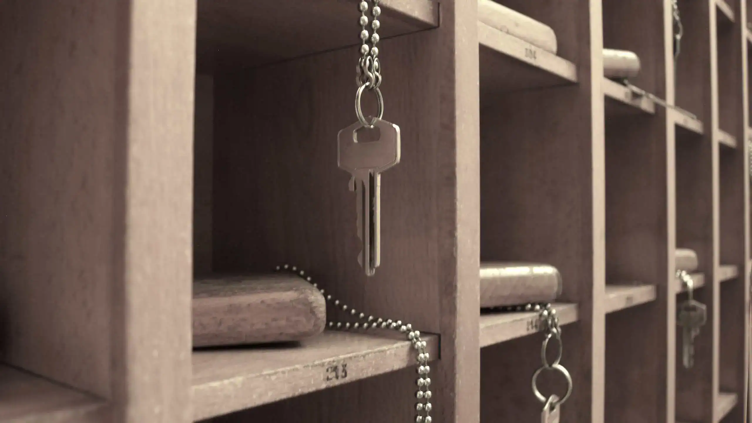 Llaves en un casillero, control de accesos